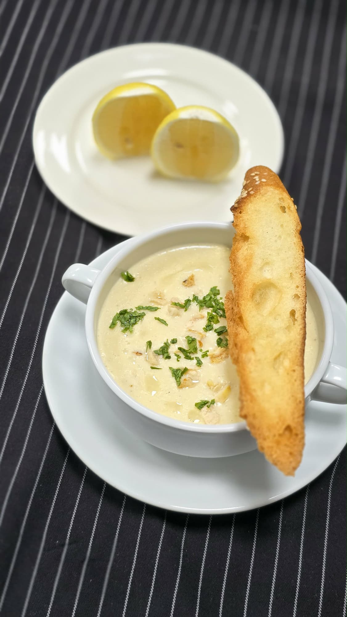 شوربة الدجاج بالفطر