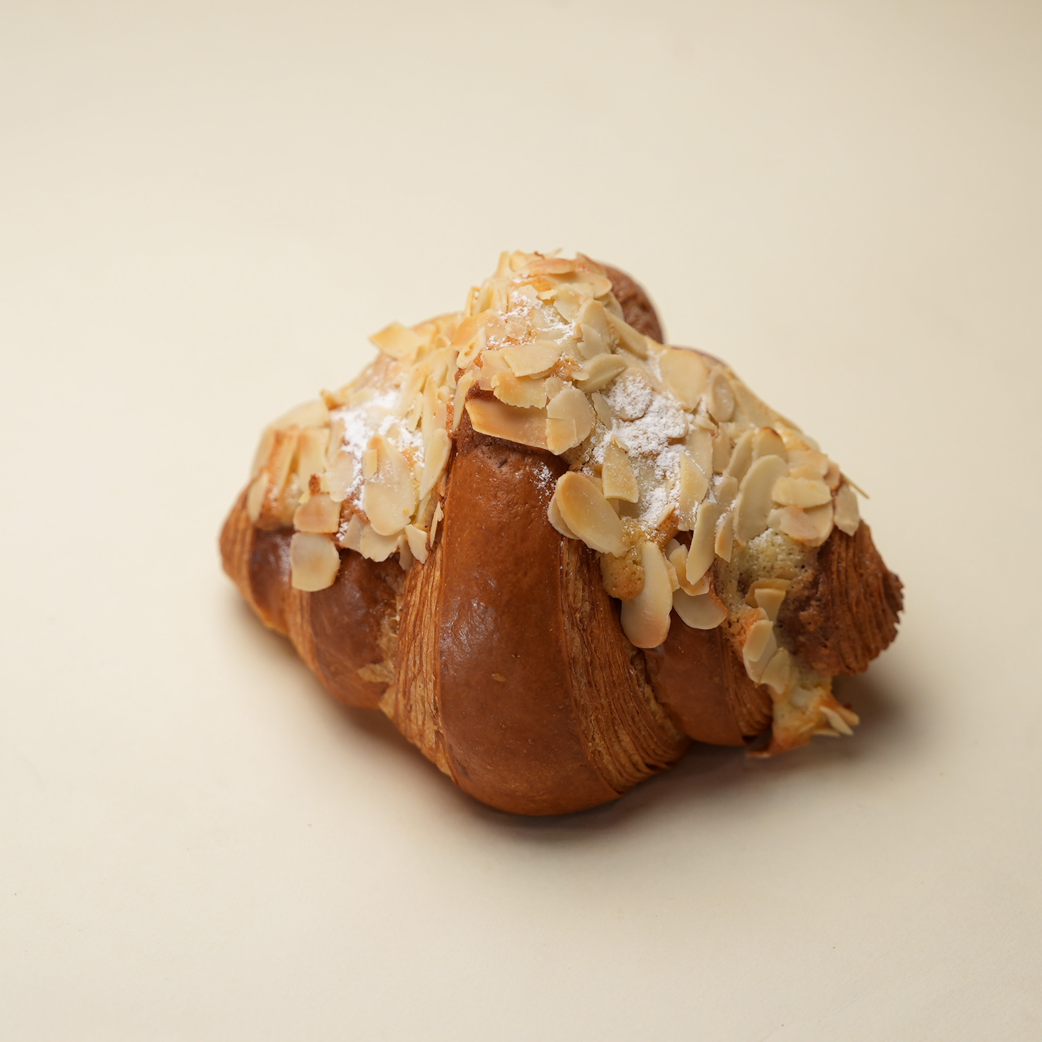 كرواسون اللوز