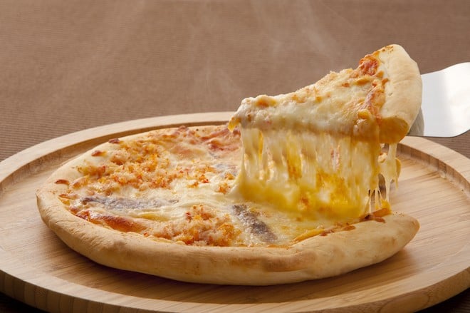 بيتزا أجبان